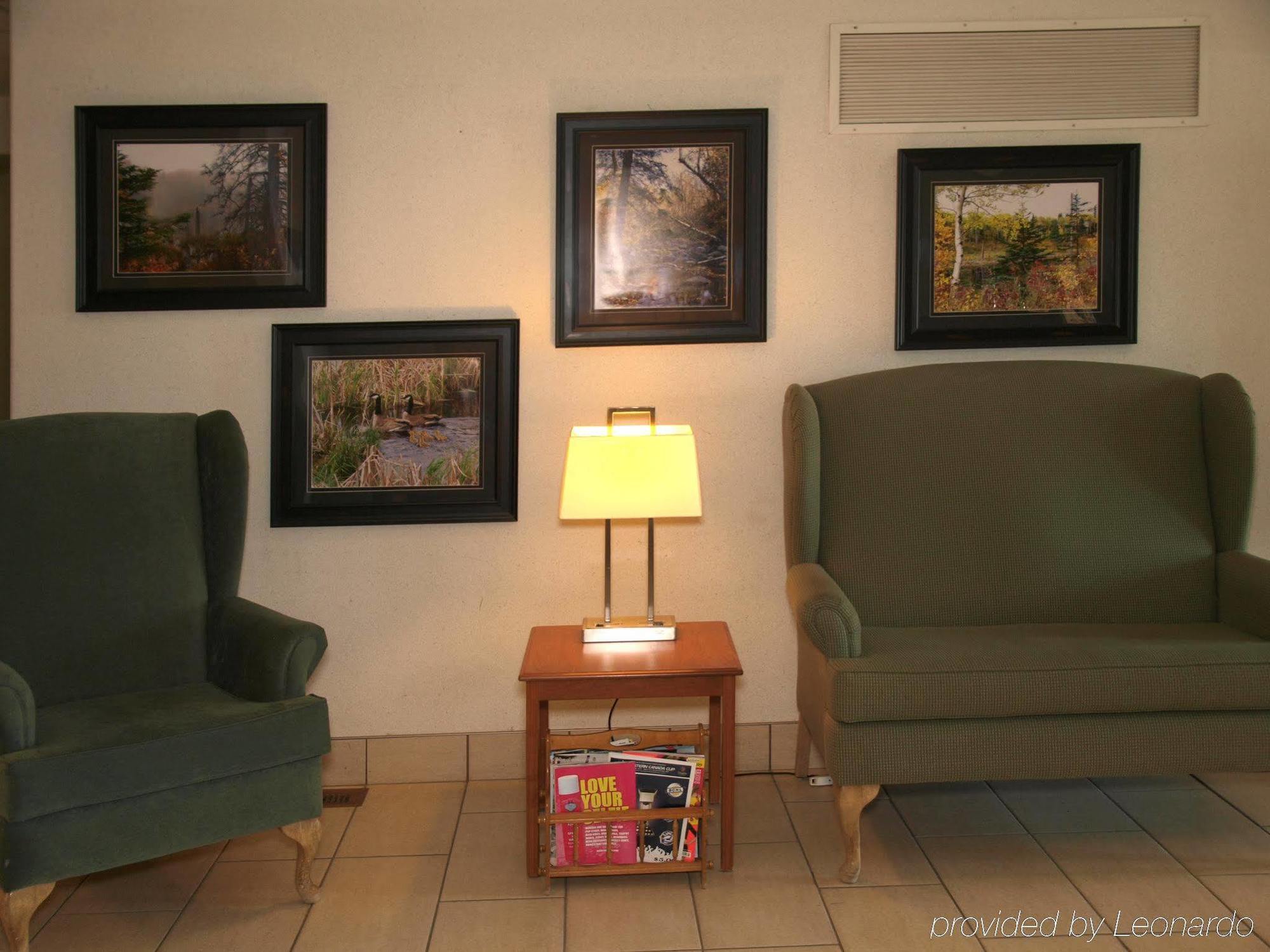 Hotel Super 8 By Wyndham Dauphin Extérieur photo