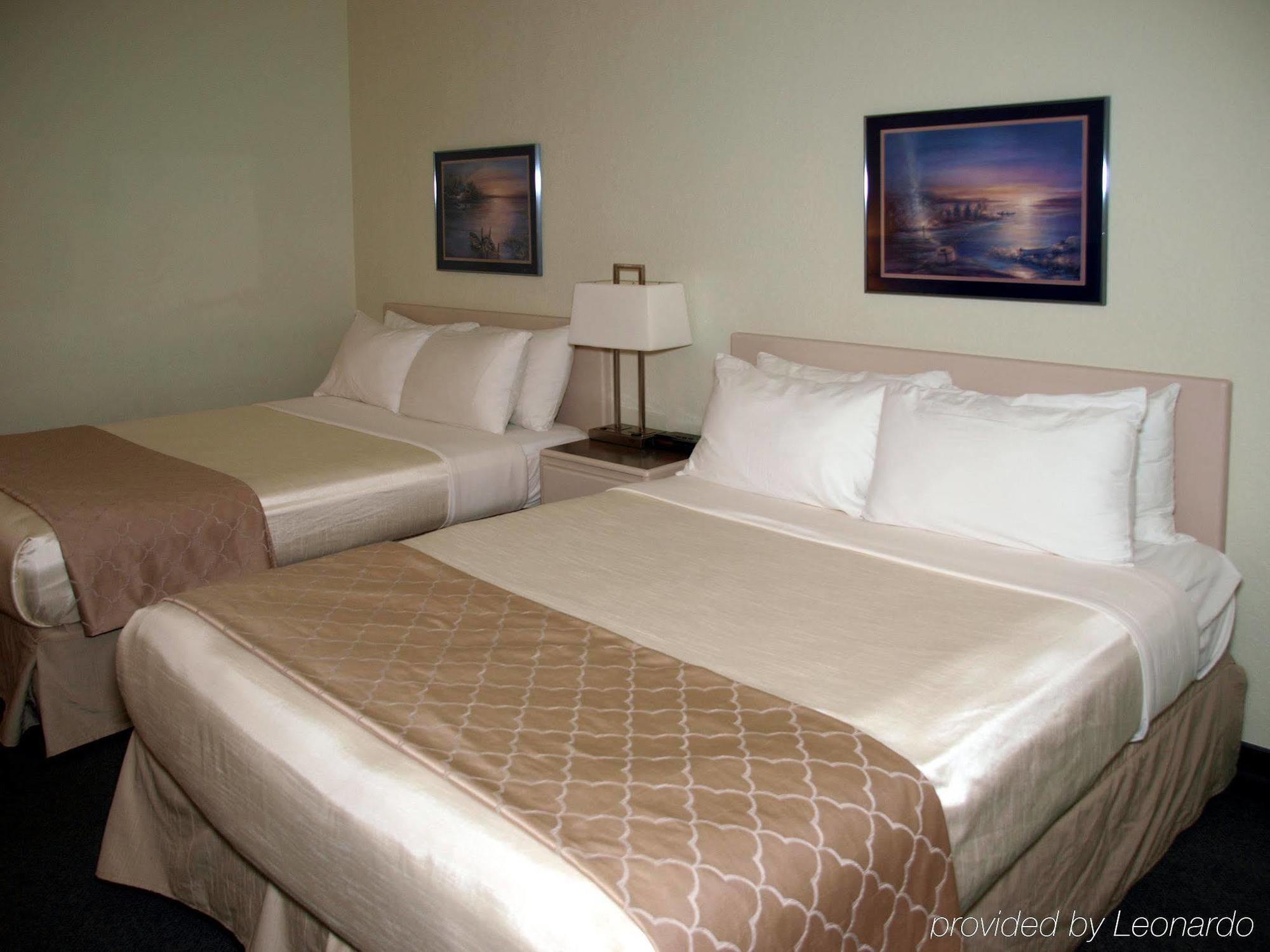 Hotel Super 8 By Wyndham Dauphin Extérieur photo