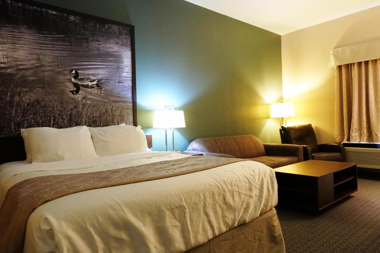 Hotel Super 8 By Wyndham Dauphin Extérieur photo