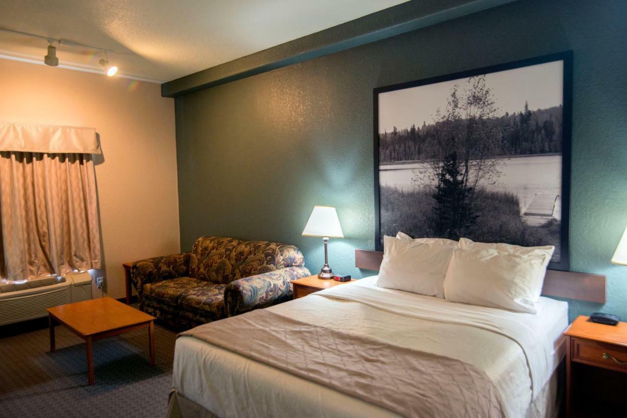 Hotel Super 8 By Wyndham Dauphin Extérieur photo